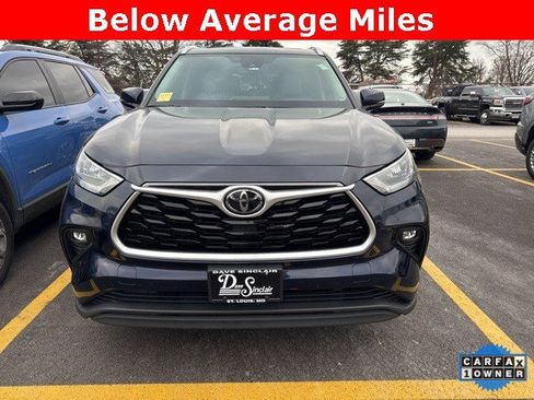 Used 2020 Toyota Highlander XLE image 2