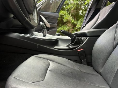Used 2014 BMW 320i Sedan RWD image 10