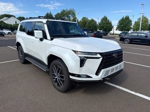 Used 2025 Lexus GX 550 w/ Accessory Package (2T) AWD/4WD image 3
