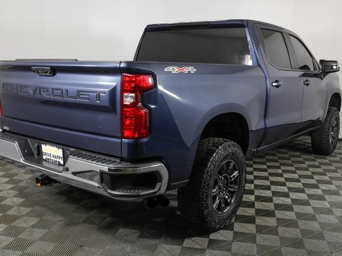 Used 2023 Chevrolet Silverado 1500 LT AWD/4WD image 15