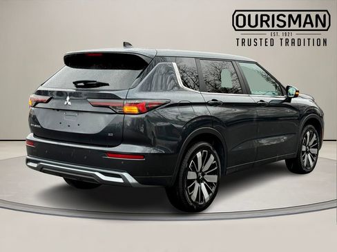 Used 2025 Mitsubishi Outlander SE image 5