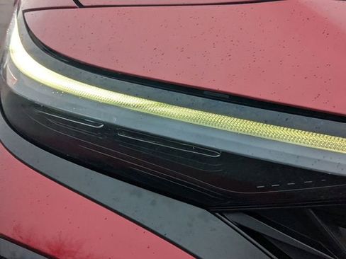 Used 2024 Hyundai Elantra Limited image 9