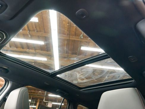 New 2026 Jeep Cherokee Overland image 22