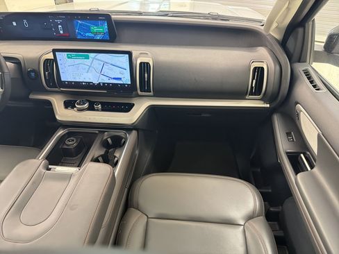 Used 2025 Ford Expedition Max Active AWD/4WD image 29