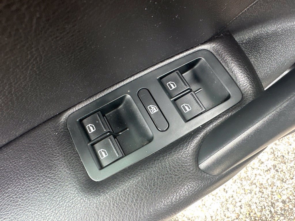 Used 2015 Volkswagen Passat 1.8T SE FWD image 15
