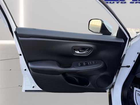Used 2025 Honda HR-V LX image 15