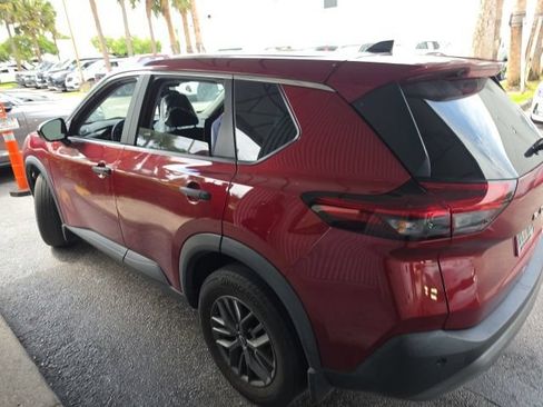 Used 2023 Nissan Rogue S FWD image 11