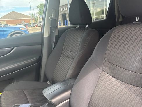 Used 2018 Nissan Rogue SV AWD/4WD image 7