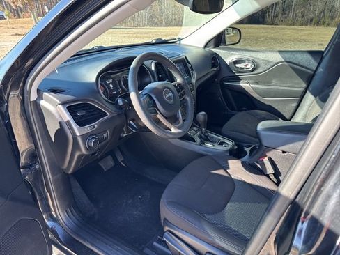 Used 2021 Jeep Cherokee Latitude image 5