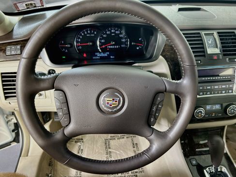 Used 2011 Cadillac DTS Luxury FWD image 11