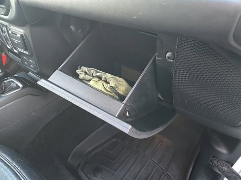 Used 2018 Jeep Wrangler Unlimited Sahara image 83