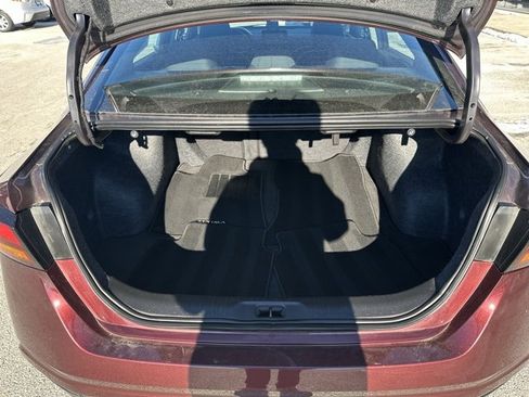 Used 2024 Nissan Altima 2.5 SV image 10