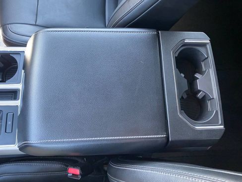 Used 2017 Ford F150 Lariat w/ Equipment Group 502A Luxury AWD/4WD image 18