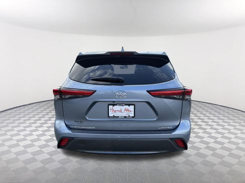 Used 2022 Toyota Highlander Limited image 7