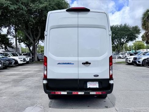 Used 2022 Ford E-Transit 148 High Roof RWD image 7
