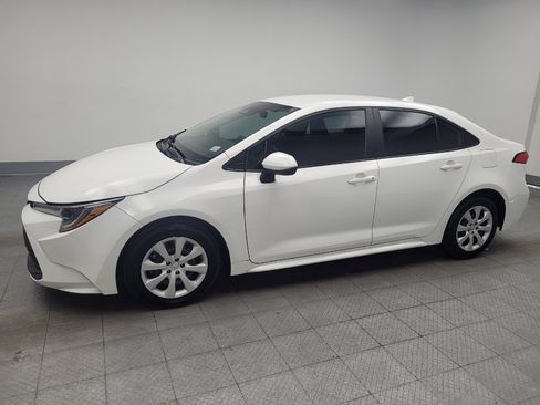 Used 2024 Toyota Corolla LE FWD image 2