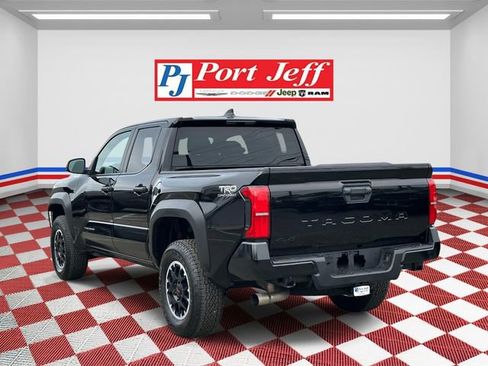 Used 2024 Toyota Tacoma TRD Off-Road AWD/4WD image 5