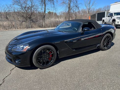 Used 2004 Dodge Viper SRT-10 image 1