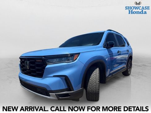 Used 2024 Honda Pilot TrailSport image 2