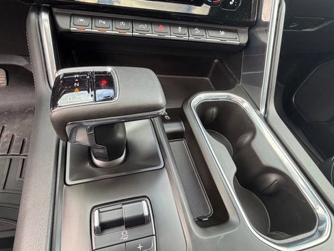 Used 2023 GMC Sierra 1500 Denali AWD/4WD image 36