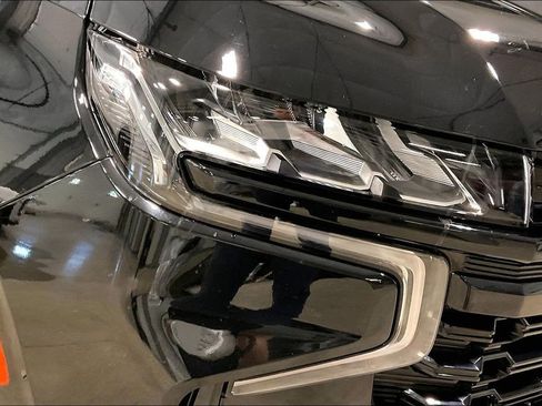 Used 2023 Chevrolet Suburban Z71 w/ Luxury Package AWD/4WD image 33