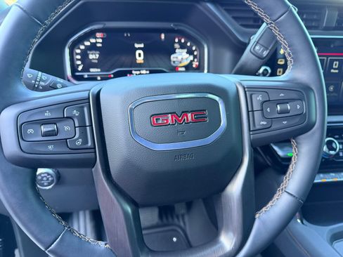 Used 2025 GMC Sierra 2500 AT4 w/ AT4 Premium Plus Package AWD/4WD image 13