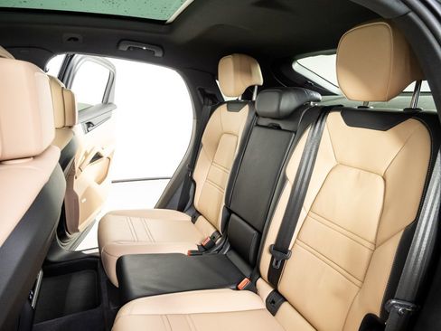 Certified 2024 Porsche Cayenne Coupe image 22