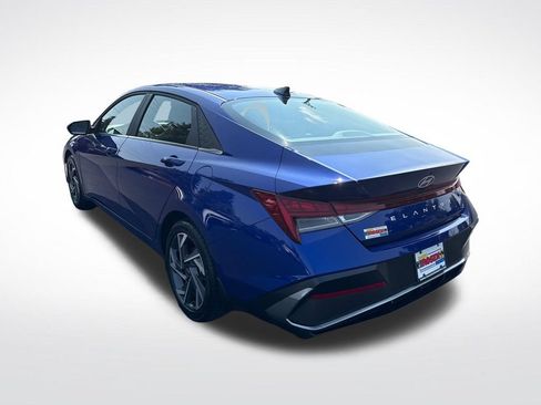 Certified 2024 Hyundai Elantra SEL w/ Convenience Package FWD image 3