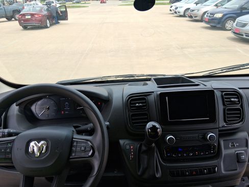 Used 2025 RAM ProMaster 2500 w/ Convenience Group FWD image 12
