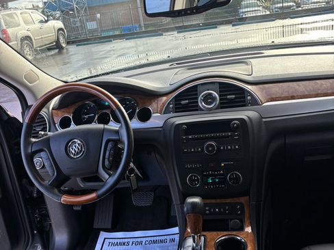Used 2011 Buick Enclave CXL image 33