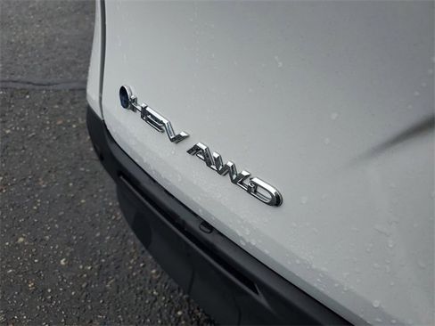 Used 2025 Toyota Sienna XLE image 7