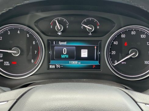 Used 2019 Buick Enclave Essence image 11