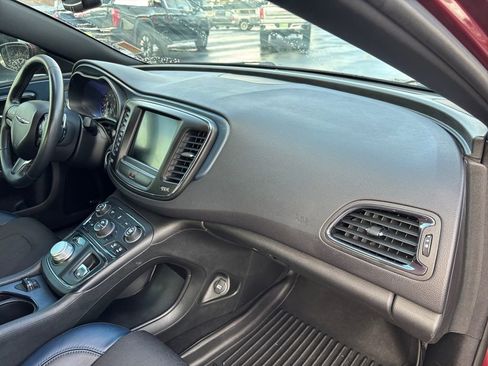 Used 2015 Chrysler 200 S w/ Navigation & Sound Group I image 27