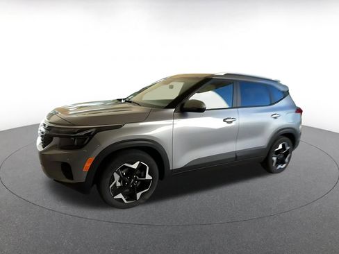 Used 2025 Kia Seltos S image 8