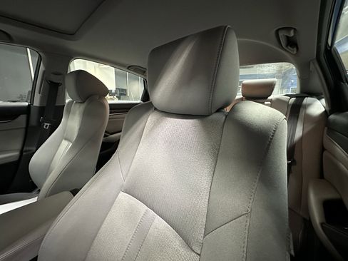 Used 2020 Honda Accord EX image 10