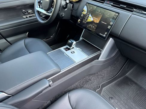 New 2026 Land Rover Range Rover SV AWD/4WD image 28