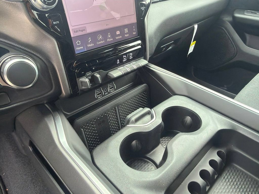 New 2026 RAM 1500 Big Horn AWD/4WD image 16