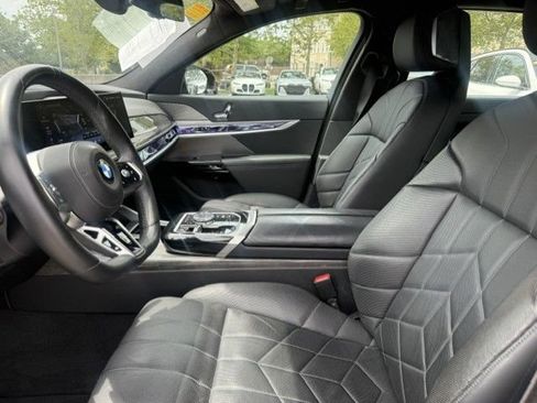 Used 2024 BMW 740i w/ Premium Package RWD image 3