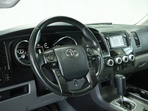 Used 2018 Toyota Sequoia SR5 image 20