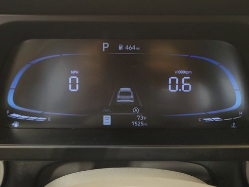 Used 2025 Hyundai Elantra SE FWD image 23