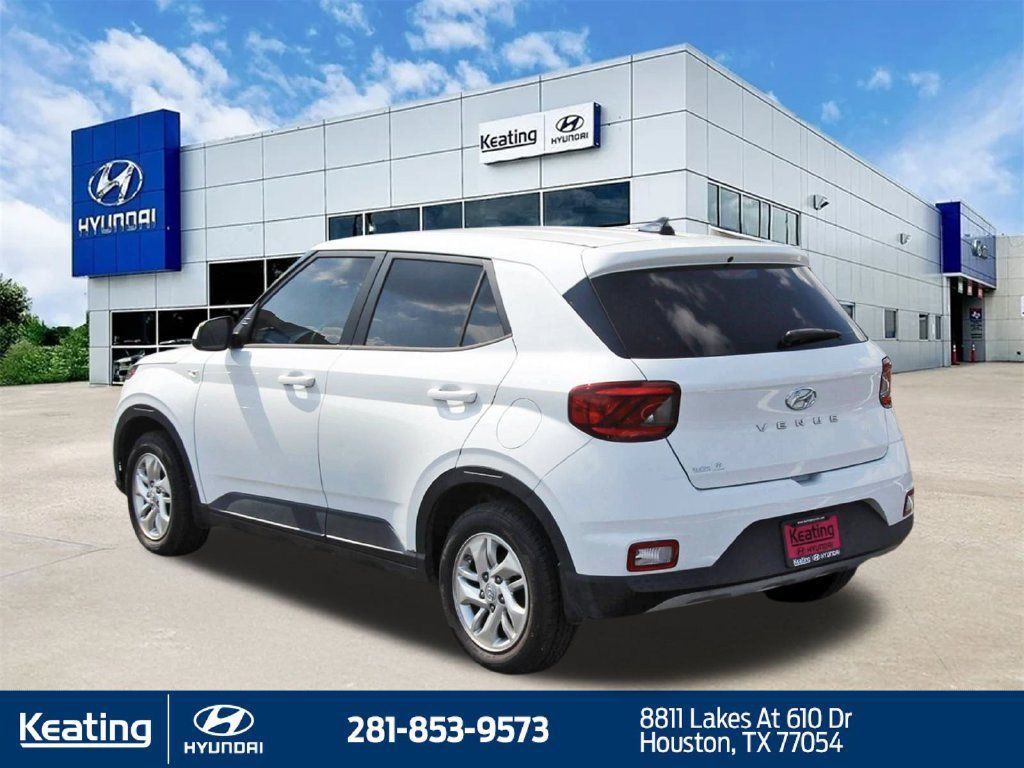 Used 2021 Hyundai Venue SE FWD image 7