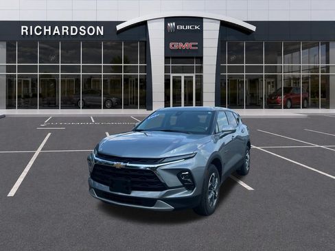 Used 2025 Chevrolet Blazer LT AWD/4WD image 1