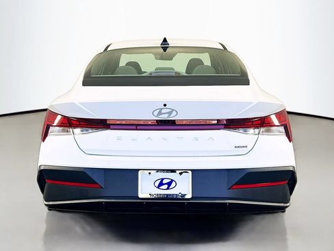 New 2026 Hyundai Elantra Hybrid FWD image 6
