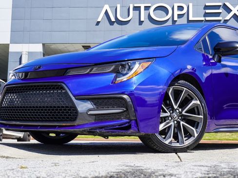 Used 2022 Toyota Corolla SE FWD image 2