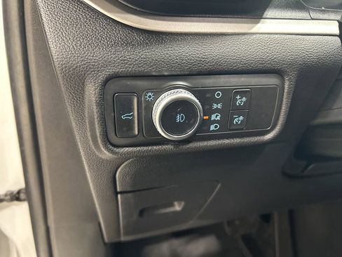 Used 2022 Ford Explorer XLT w/ Equipment Group 202A image 12