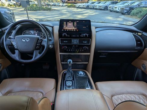 Used 2024 INFINITI QX80 Sensory image 16