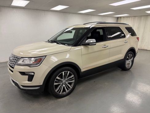 Used 2018 Ford Explorer Platinum AWD/4WD image 1