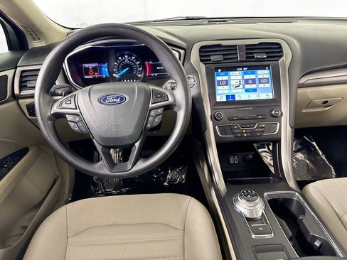 Used 2019 Ford Fusion SE image 26