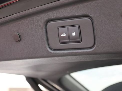 Certified 2025 Nissan Pathfinder SL w/ SL Premium Package FWD image 8