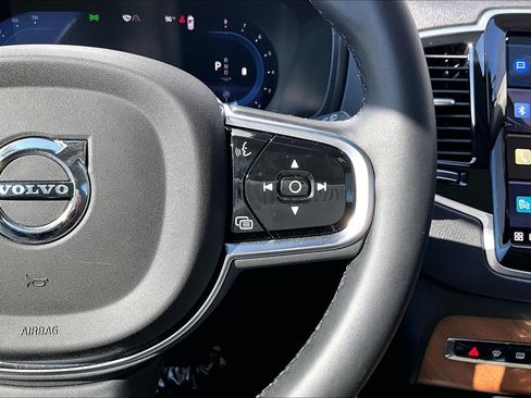 Used 2025 Volvo XC90 B6 Plus w/ Protection Package Premier AWD/4WD image 18